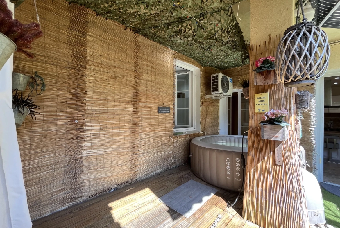 Appartement T2 rénové de 59 m² à Toulon Ouest avec espace extérieur 