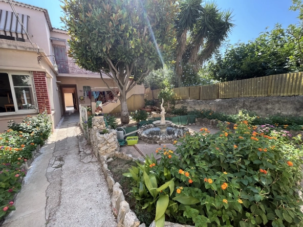 Appartement T2 rénové de 59 m² à Toulon Ouest avec espace extérieur