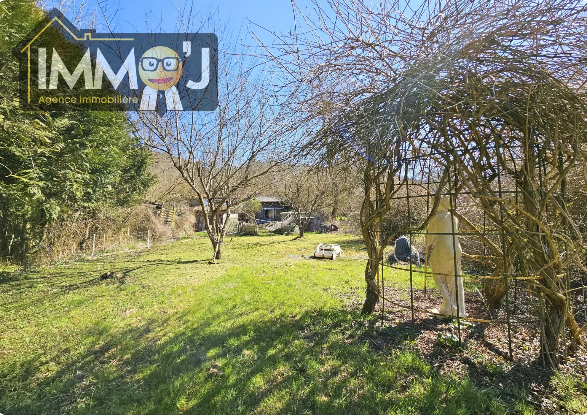 Charmante maison à Maron avec grand terrain et vue sur la Moselle près de Nancy 