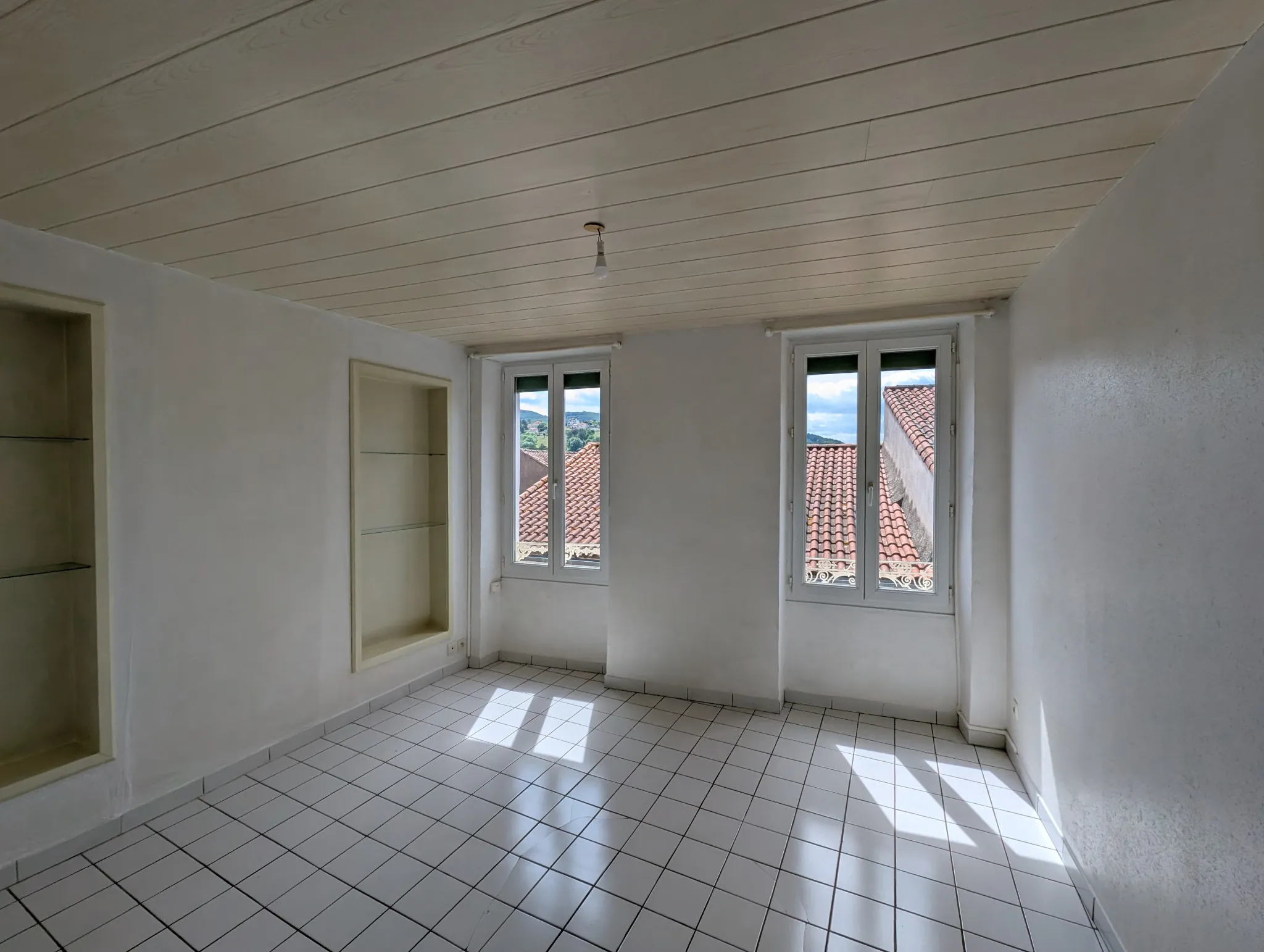 Immeuble de rapport à vendre à Saint Affrique - 4 appartements avec bon rendement 