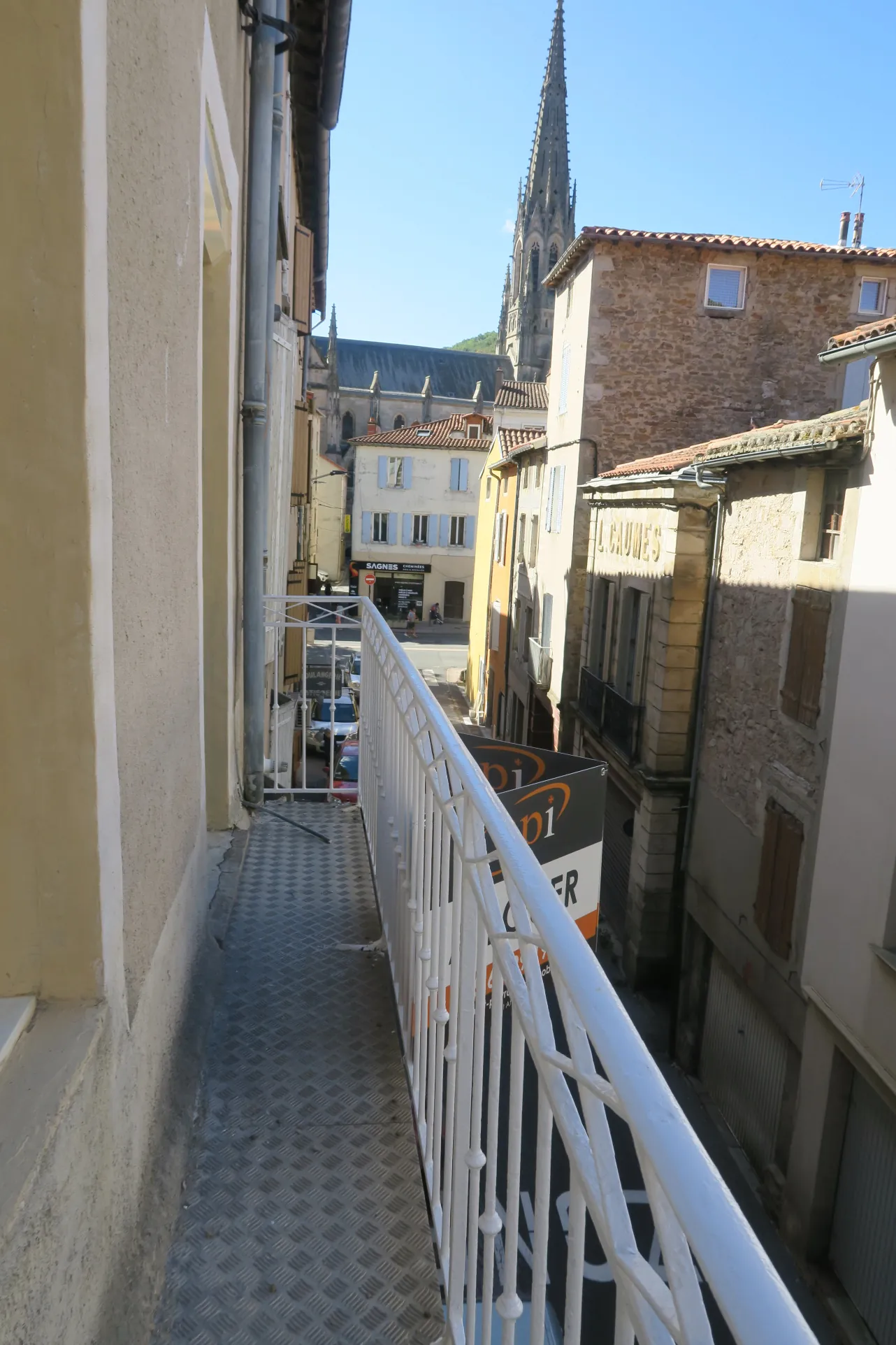 Immeuble de rapport à vendre à Saint Affrique - 4 appartements avec bon rendement 