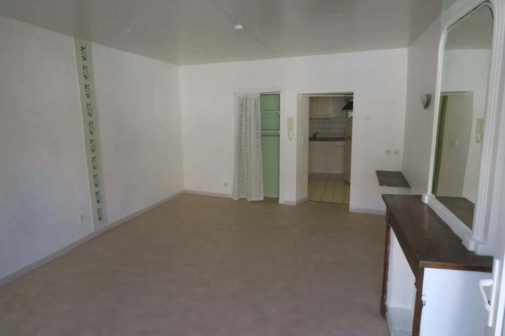 Immeuble de rapport à vendre à Saint Affrique - 4 appartements avec bon rendement 