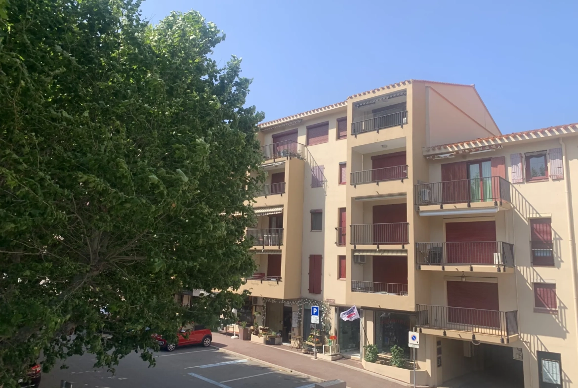 Charmant appartement T2 à Port-Vendres, proche port et commerces - Résidence sécurisée avec garage 