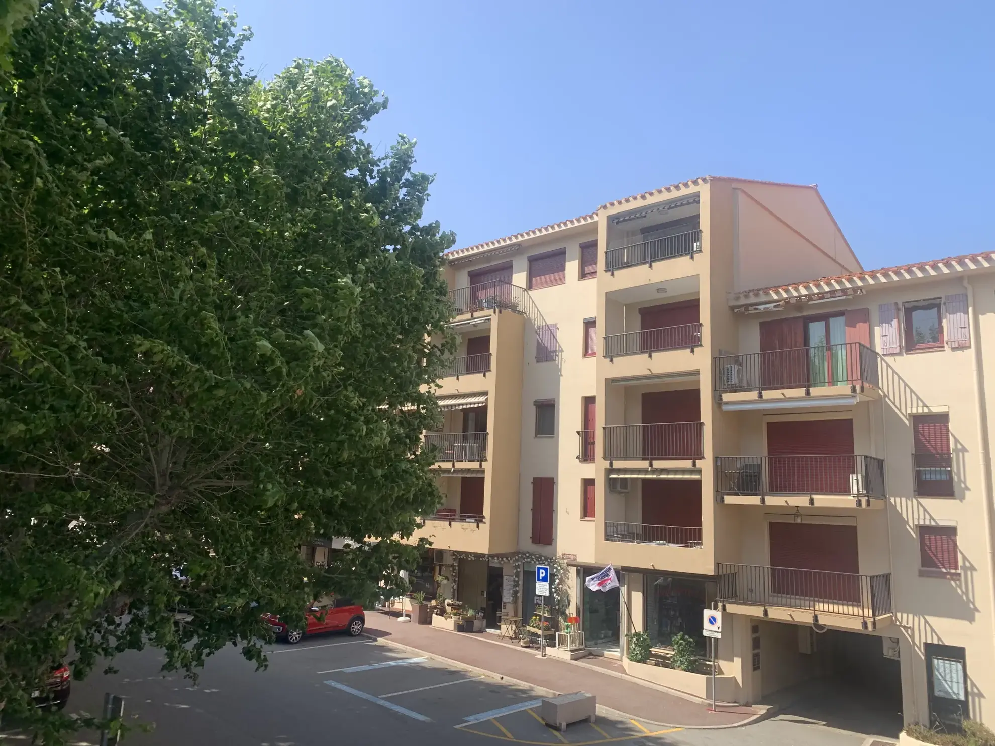 Charmant appartement T2 à Port-Vendres, proche port et commerces - Résidence sécurisée avec garage 