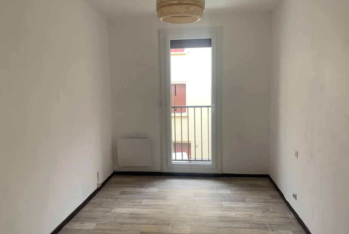 Charmant appartement T2 à Port-Vendres, proche port et commerces - Résidence sécurisée avec garage 