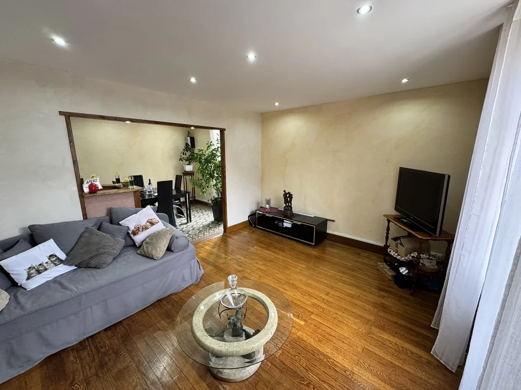 Charmant ensemble de deux maisons traditionnelles brionnases de 223 m² avec dépendances 