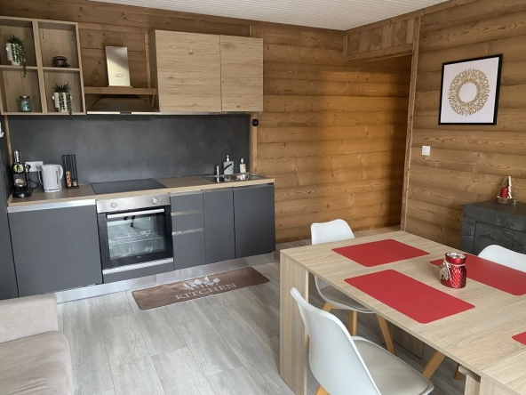 Appartement T3 rénové avec cave à Bolquère (66210) – Vue forêt