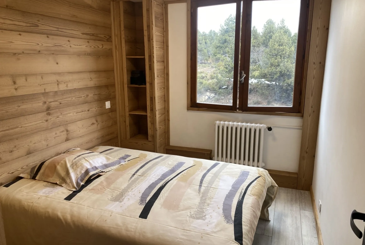Appartement T3 rénové avec cave à Bolquère (66210) – Vue forêt 