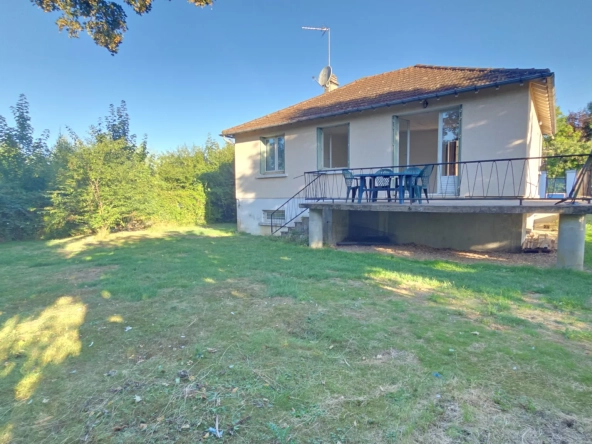 Maison familiale calme à Moneteau avec terrasse et sous-sol aménagé