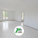 Maison plain-pied rénovée avec 3 chambres, jardin piscinable et garage à Echiré