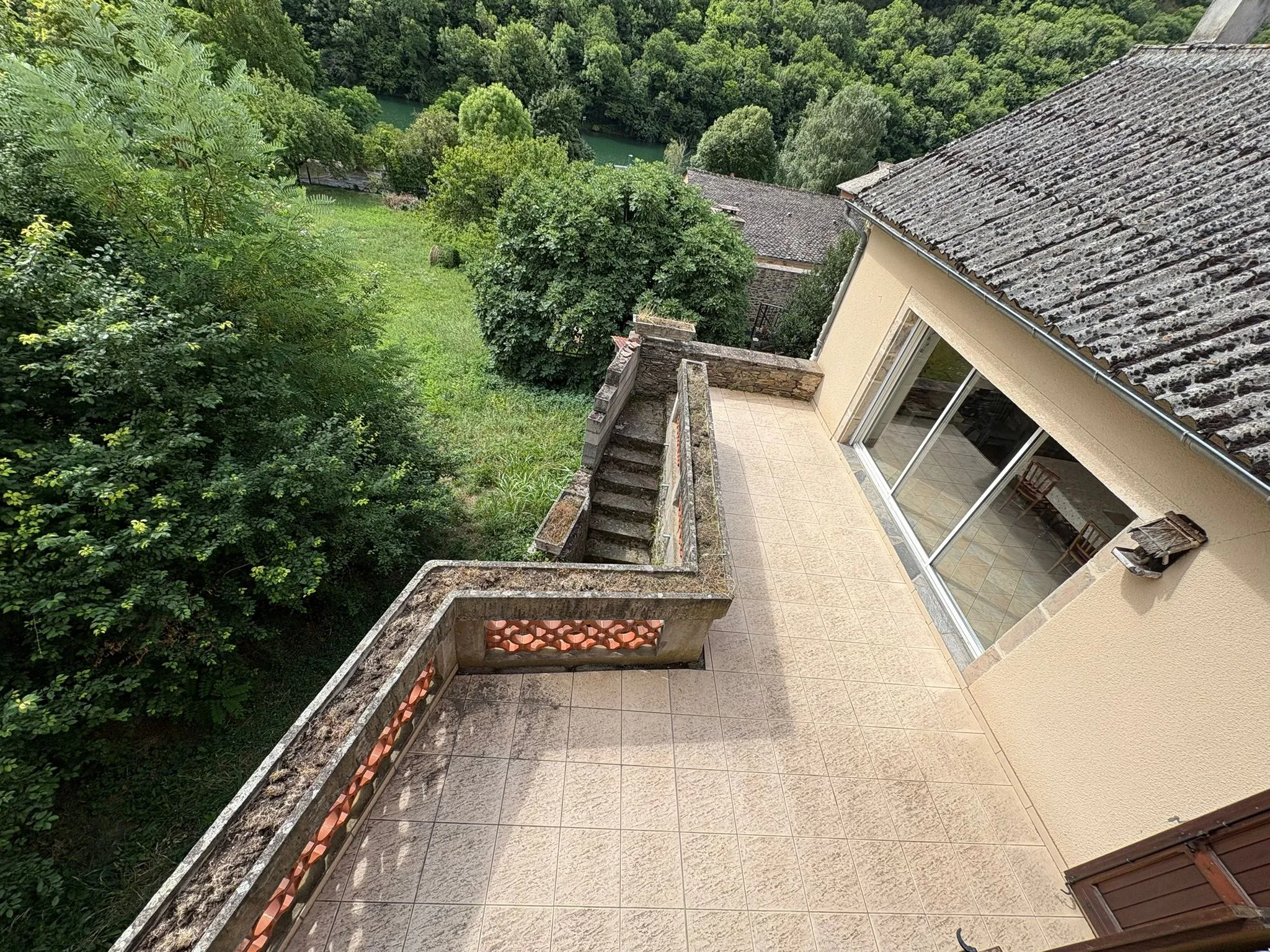 Maison de village avec terrasse, garage et vue sur le Tarn au Truel 