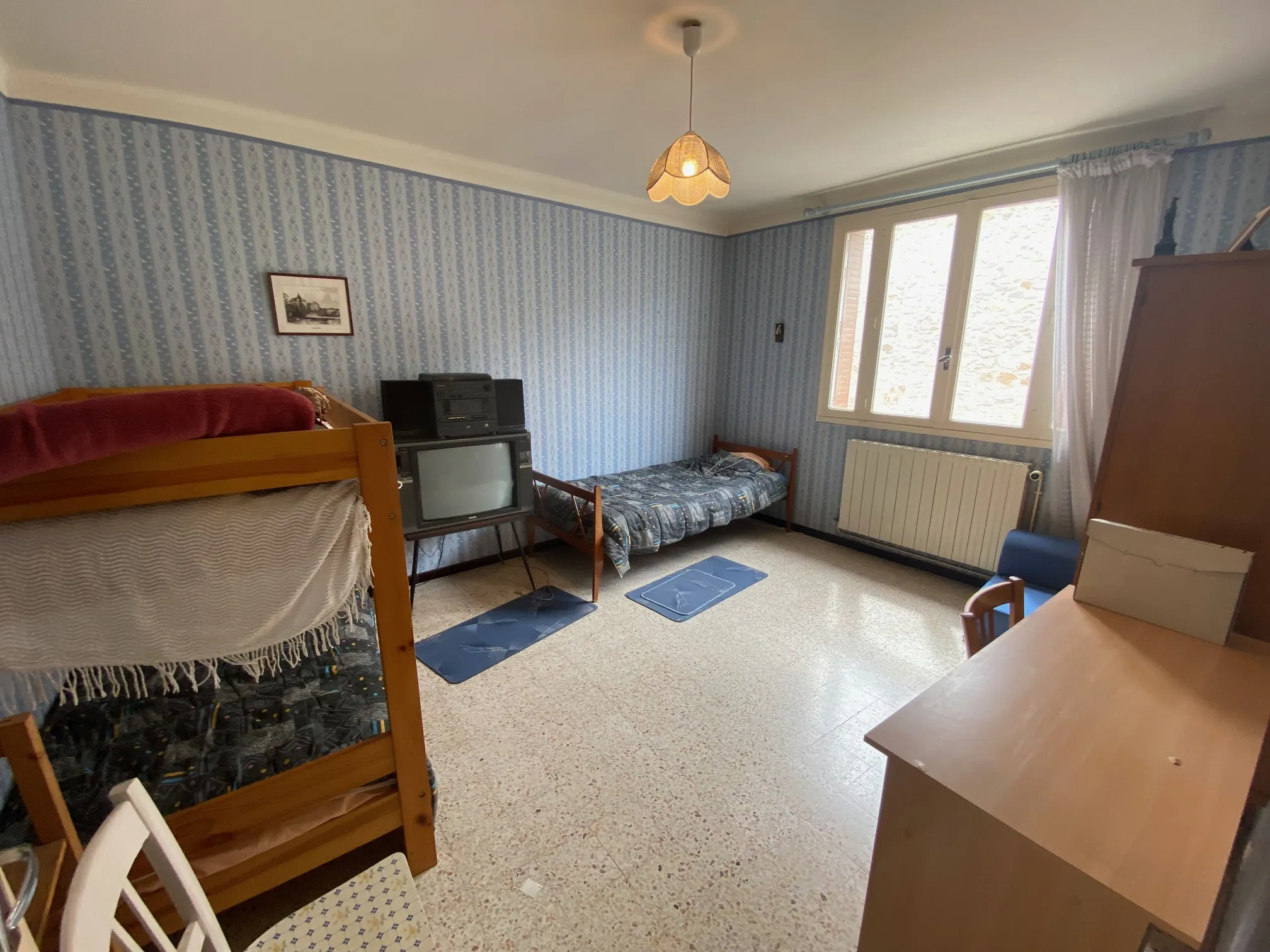 Maison de village à rénover de 178 m² à Caderousse, centre-ville 