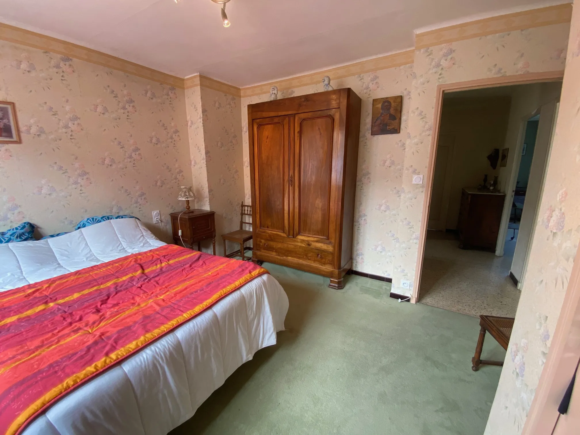 Maison de village à rénover de 178 m² à Caderousse, centre-ville 