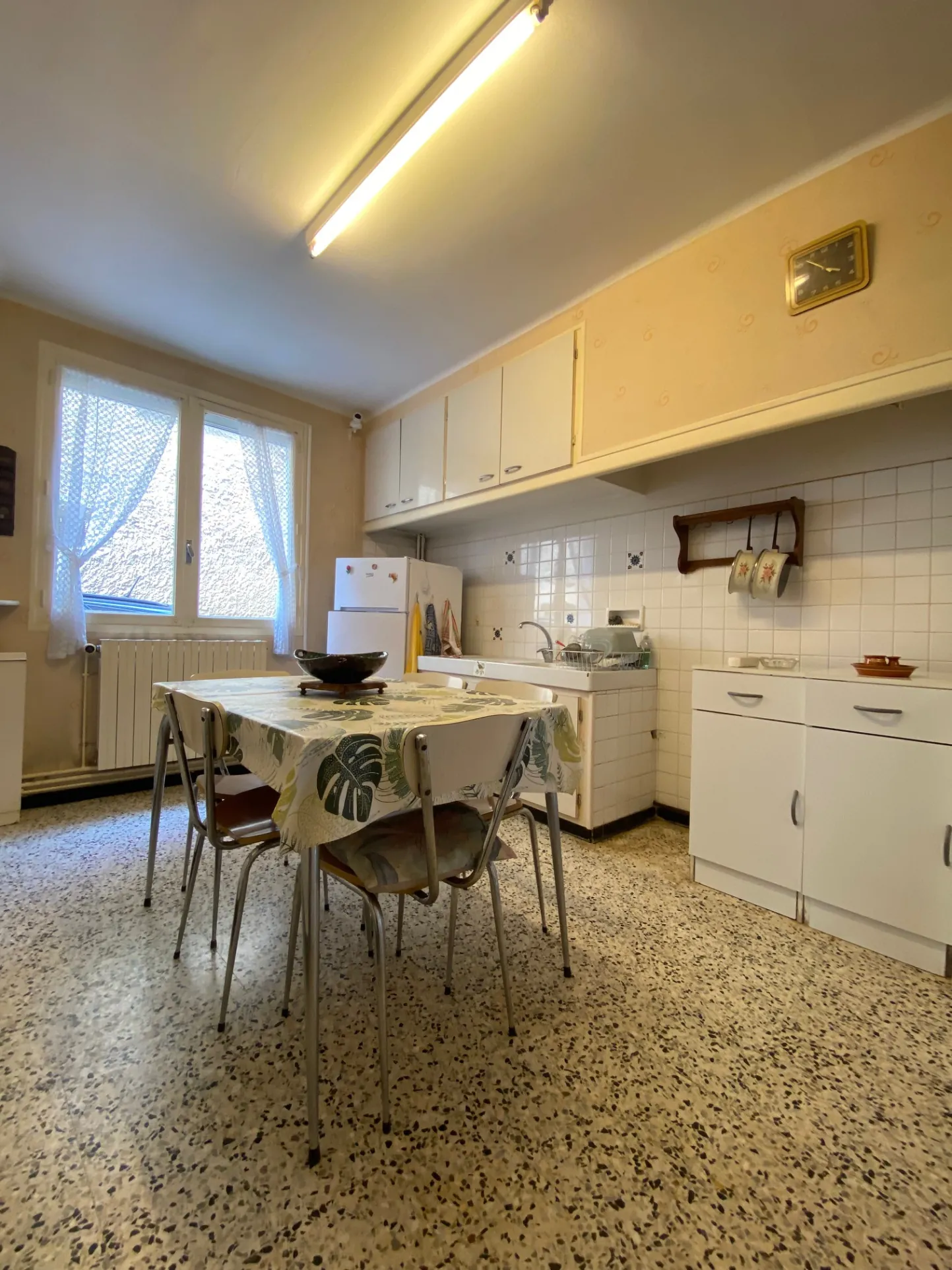 Maison de village à rénover de 178 m² à Caderousse, centre-ville 