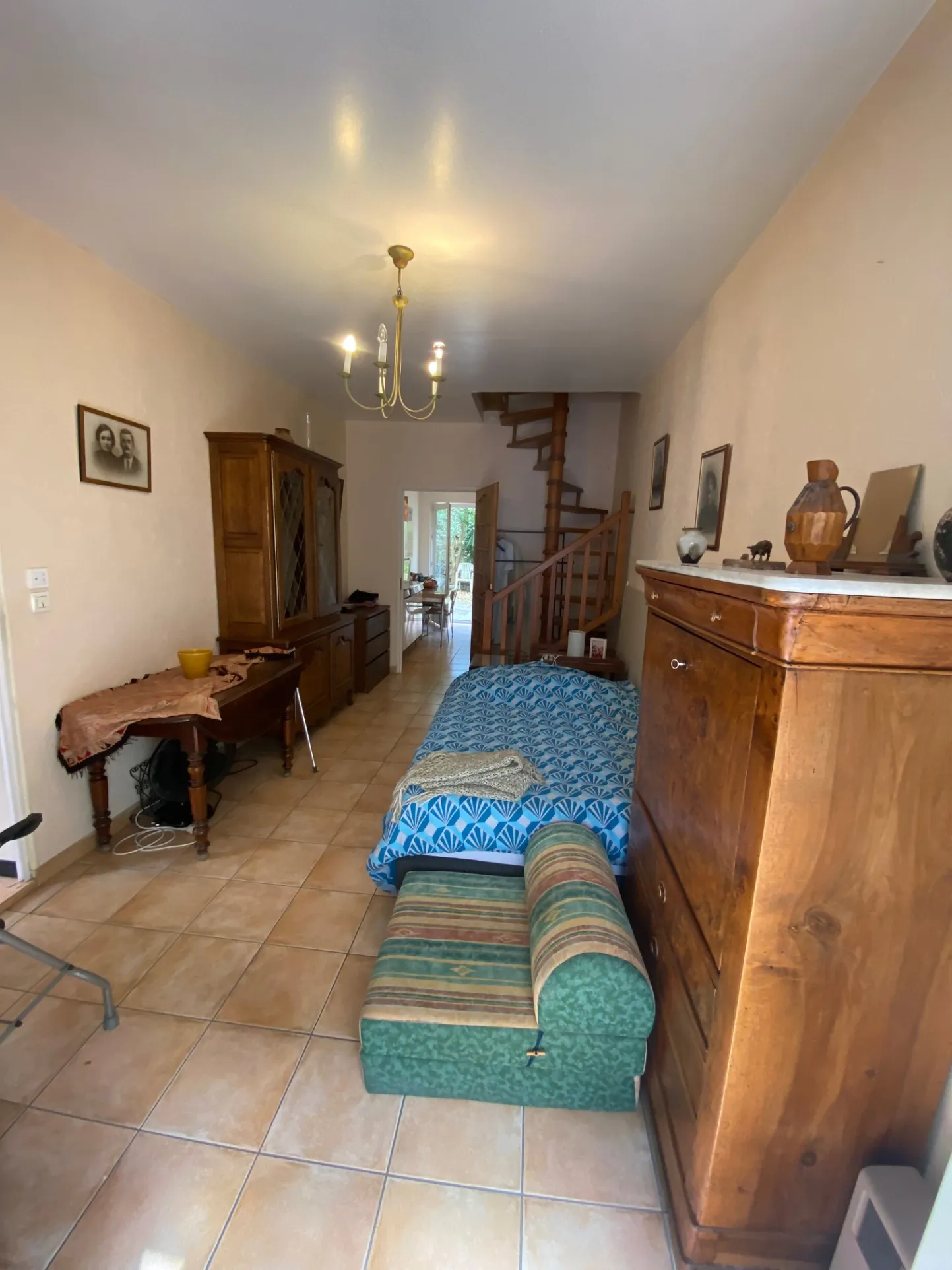 Maison de village à rénover de 178 m² à Caderousse, centre-ville 
