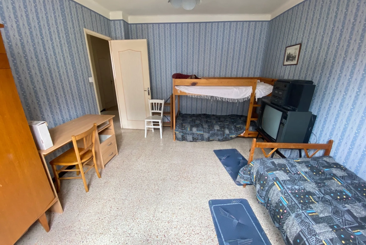 Maison de village à rénover de 178 m² à Caderousse, centre-ville 