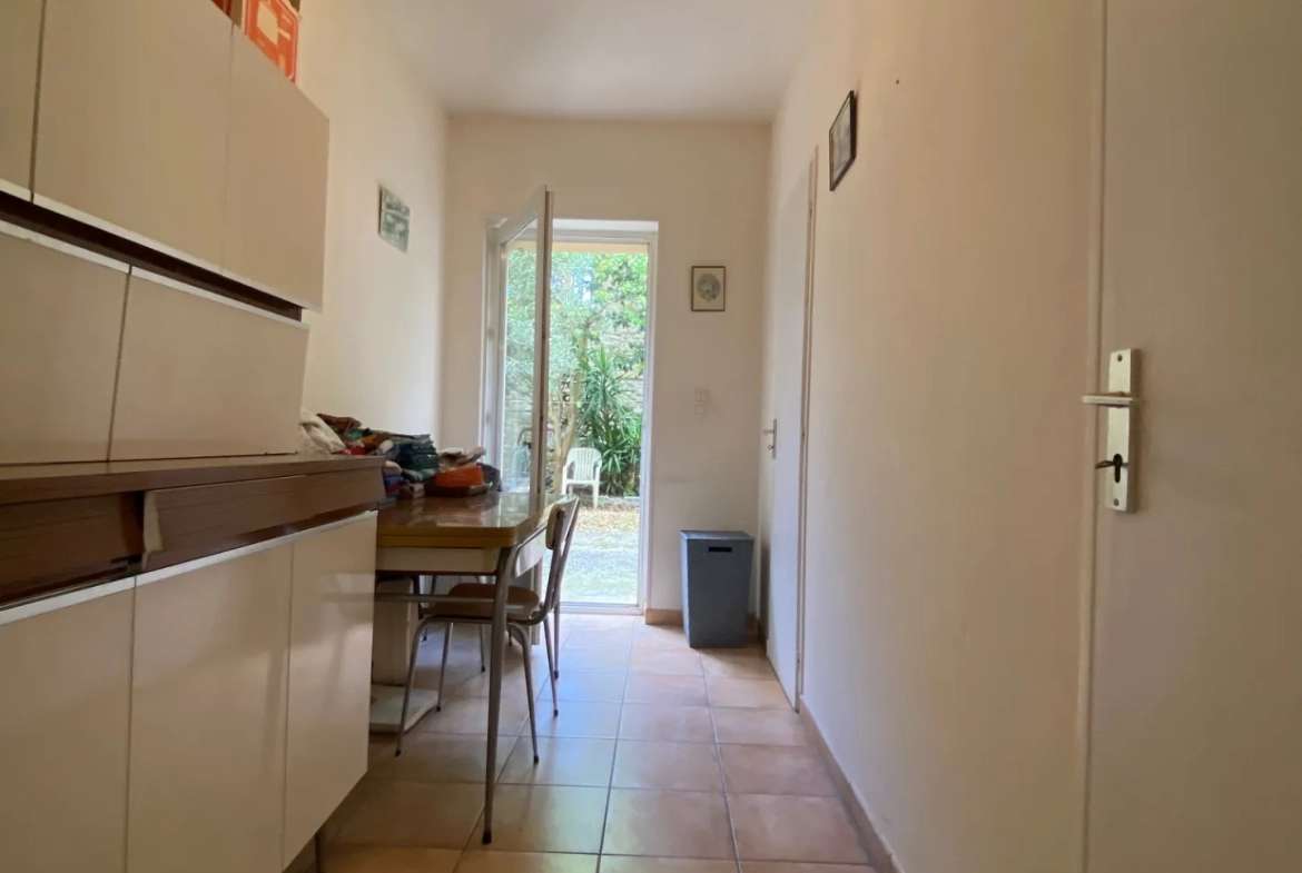 Maison de village à rénover de 178 m² à Caderousse, centre-ville 