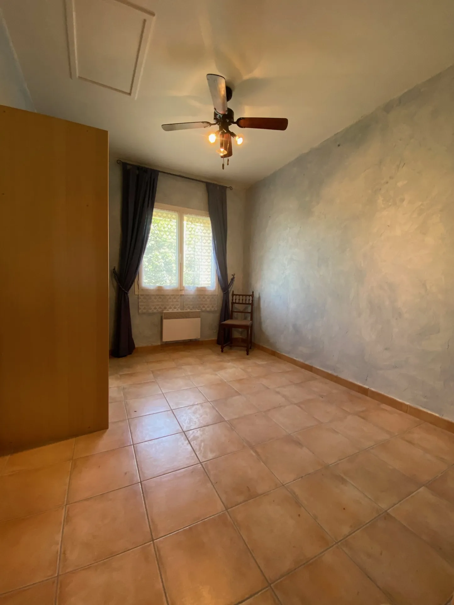 Maison de village à rénover de 178 m² à Caderousse, centre-ville 