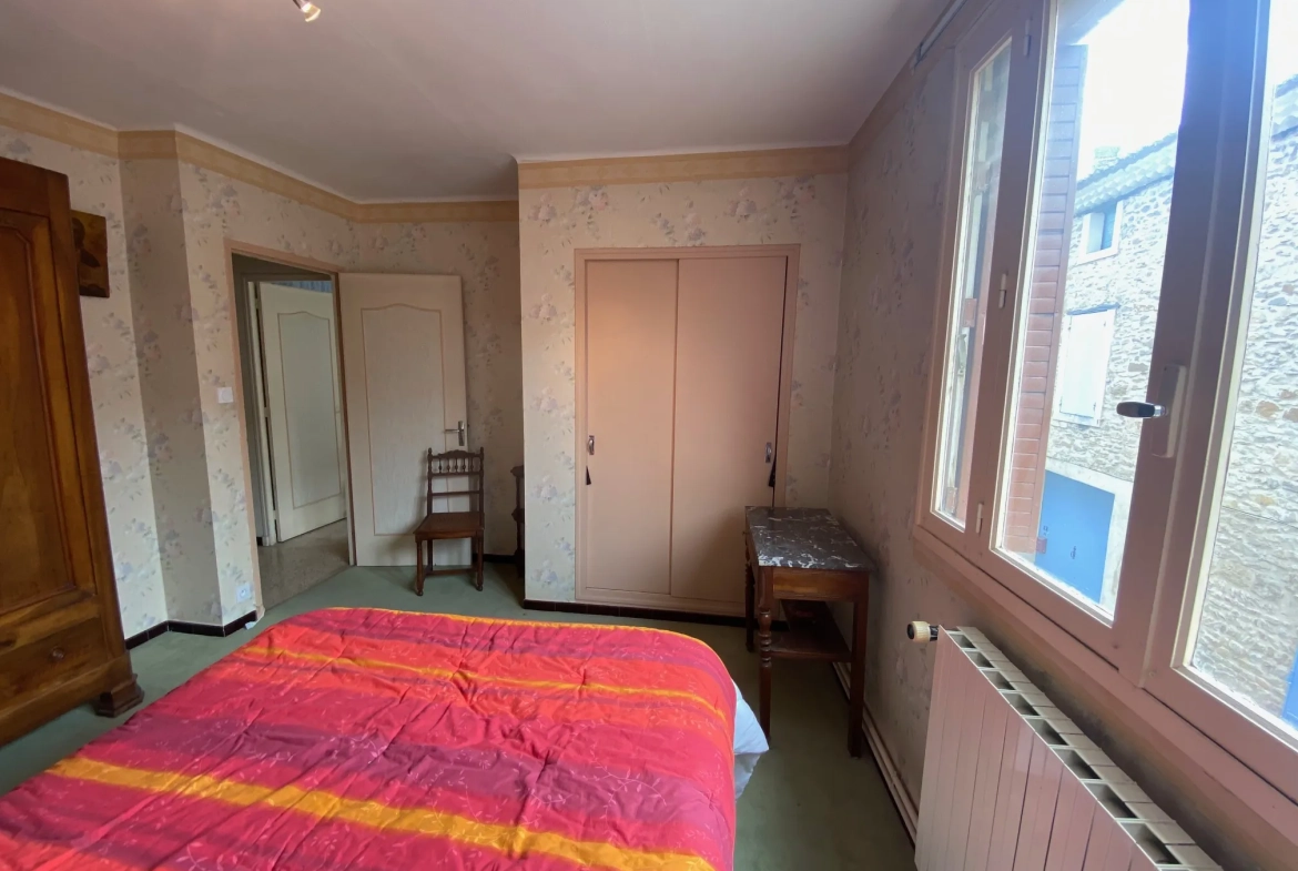 Maison de village à rénover de 178 m² à Caderousse, centre-ville 