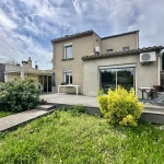 Charmante maison de ville avec jardin, garage et 5 chambres à Carcassonne
