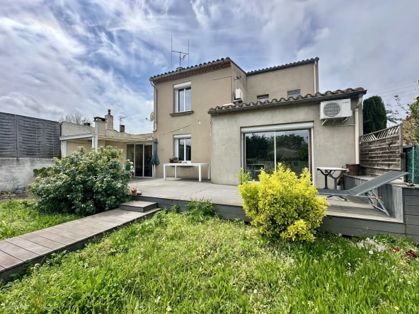 Charmante maison de ville avec jardin, garage et 5 chambres à Carcassonne