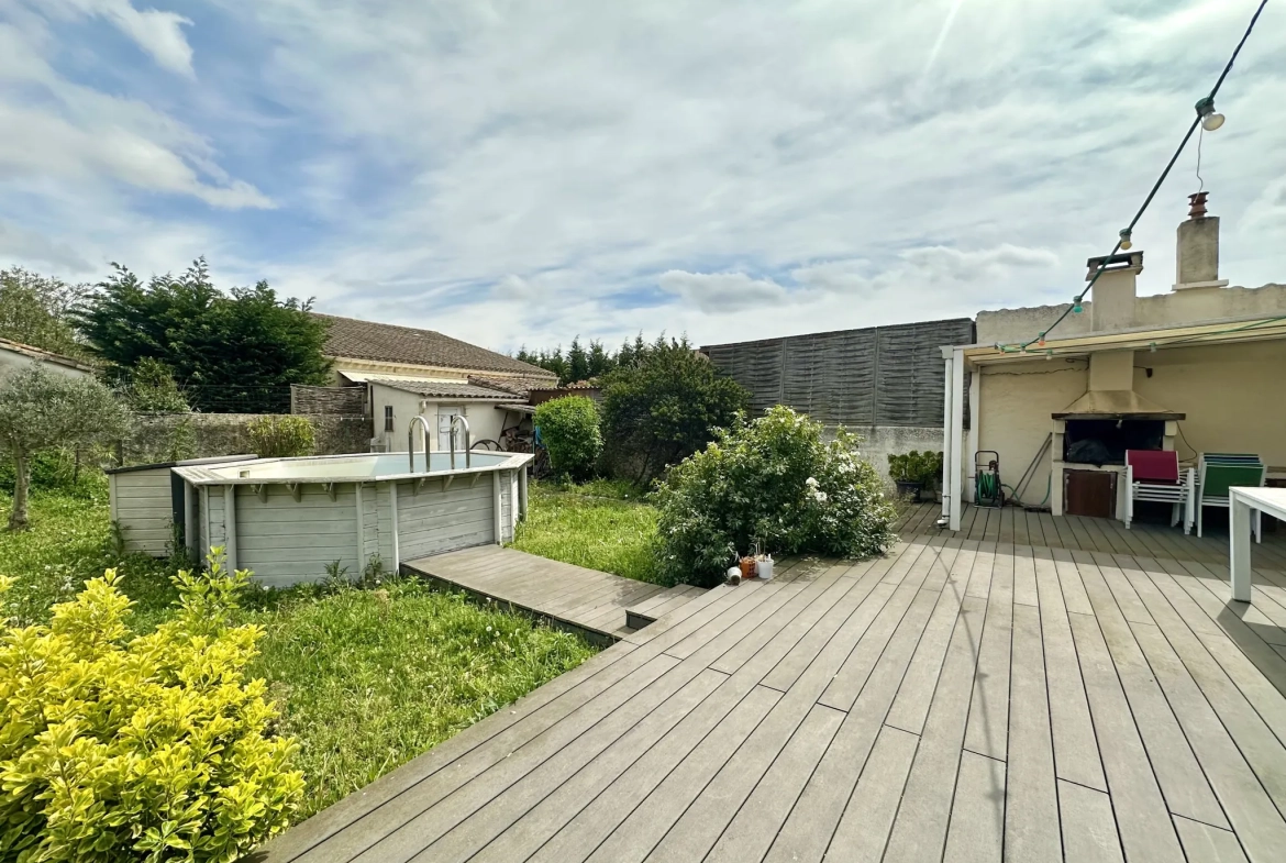 Charmante maison de ville avec jardin, garage et 5 chambres à Carcassonne 
