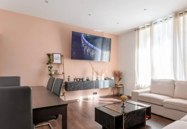 Maison rénovée proche frontière luxembourgeoise avec terrasse et potentiel d'aménagement 