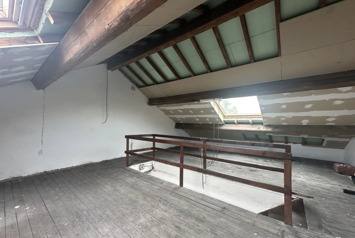 Maison rénovée proche frontière luxembourgeoise avec terrasse et potentiel d'aménagement 