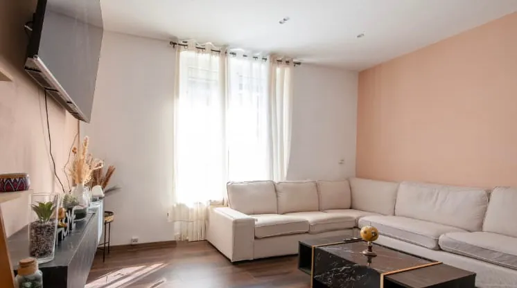 Maison rénovée proche frontière luxembourgeoise avec terrasse et potentiel d'aménagement 