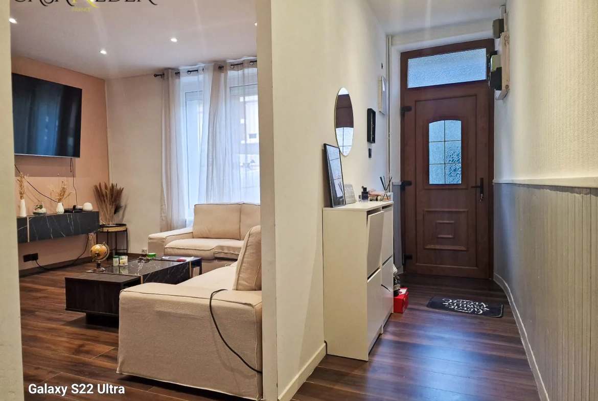 Maison rénovée proche frontière luxembourgeoise avec terrasse et potentiel d'aménagement 