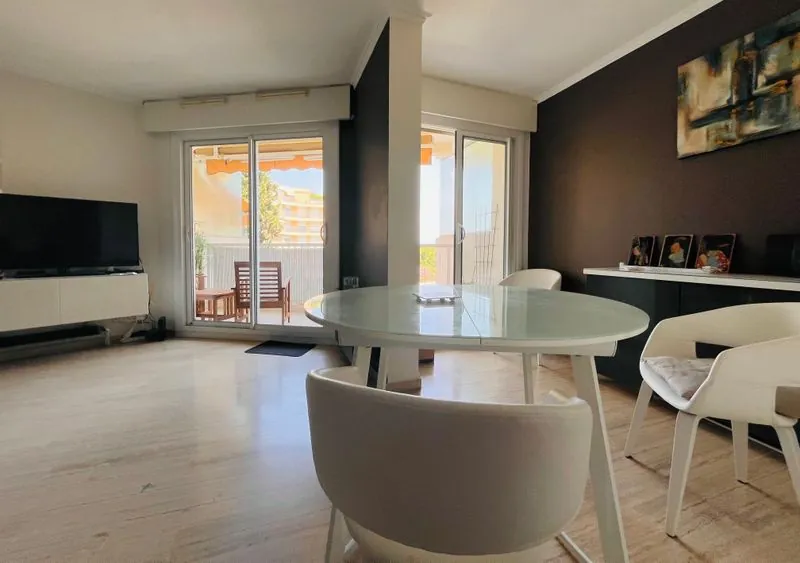Appartement T3 rénové avec terrasse, cave et box à Montpellier – Résidence calme 