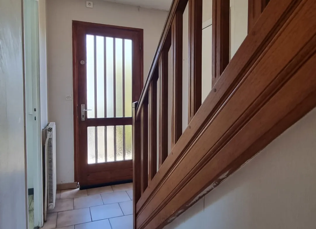 Maison à vendre proche Sens (89) avec jardin et garage, 4 chambres 