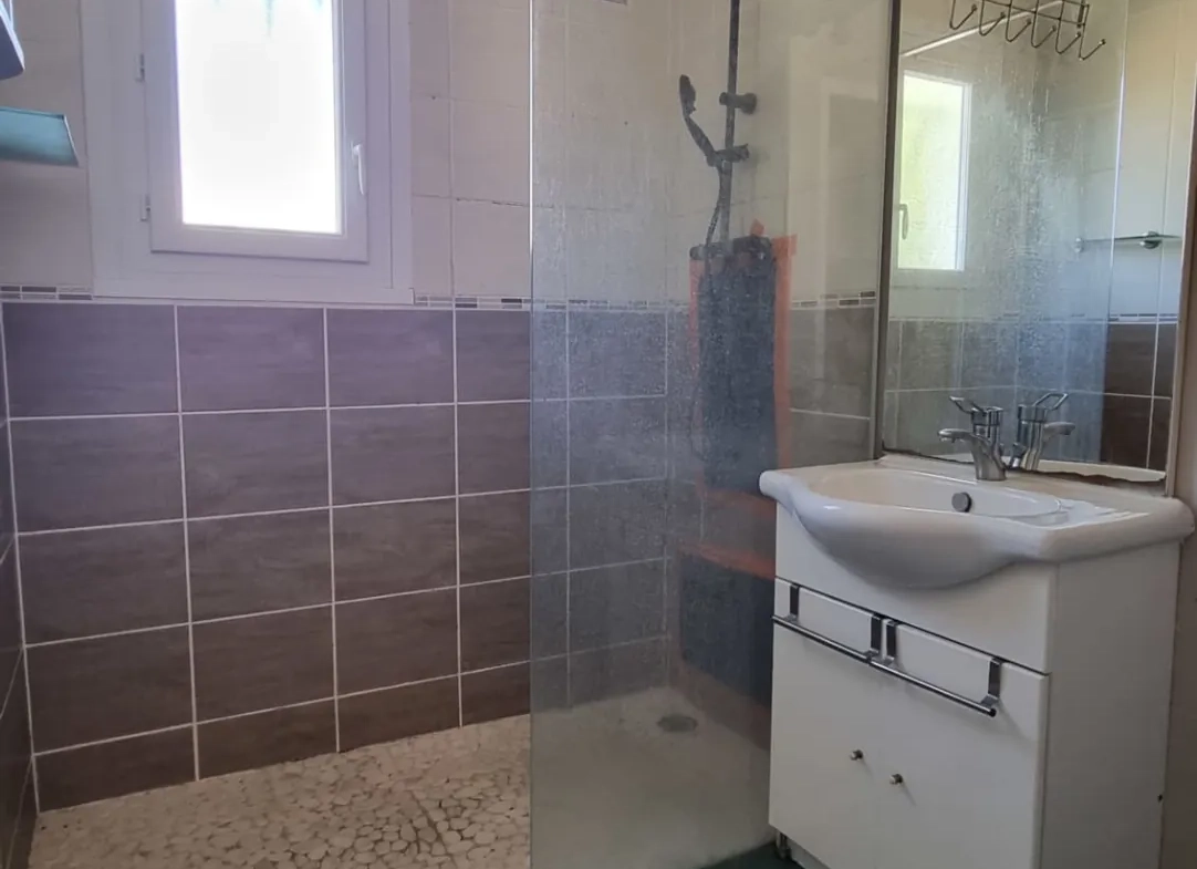 Maison à vendre proche Sens (89) avec jardin et garage, 4 chambres 