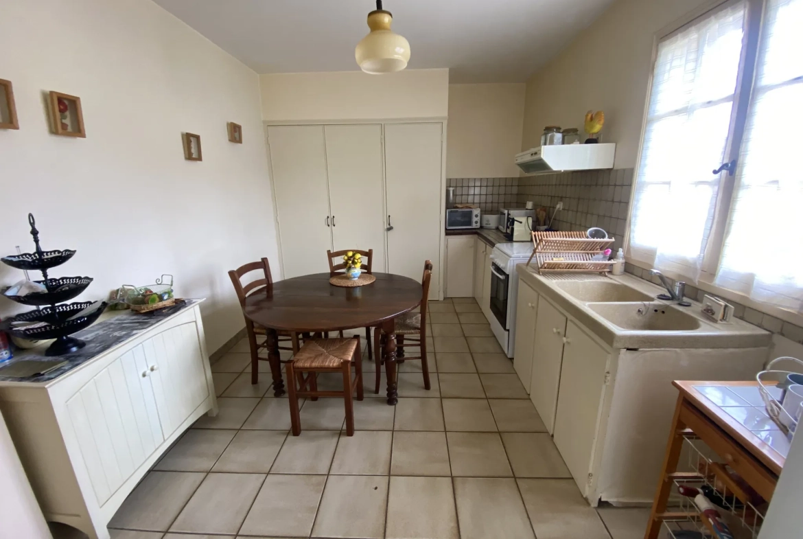 Villa à La Réole proche centre-ville avec 4 chambres et grand jardin 