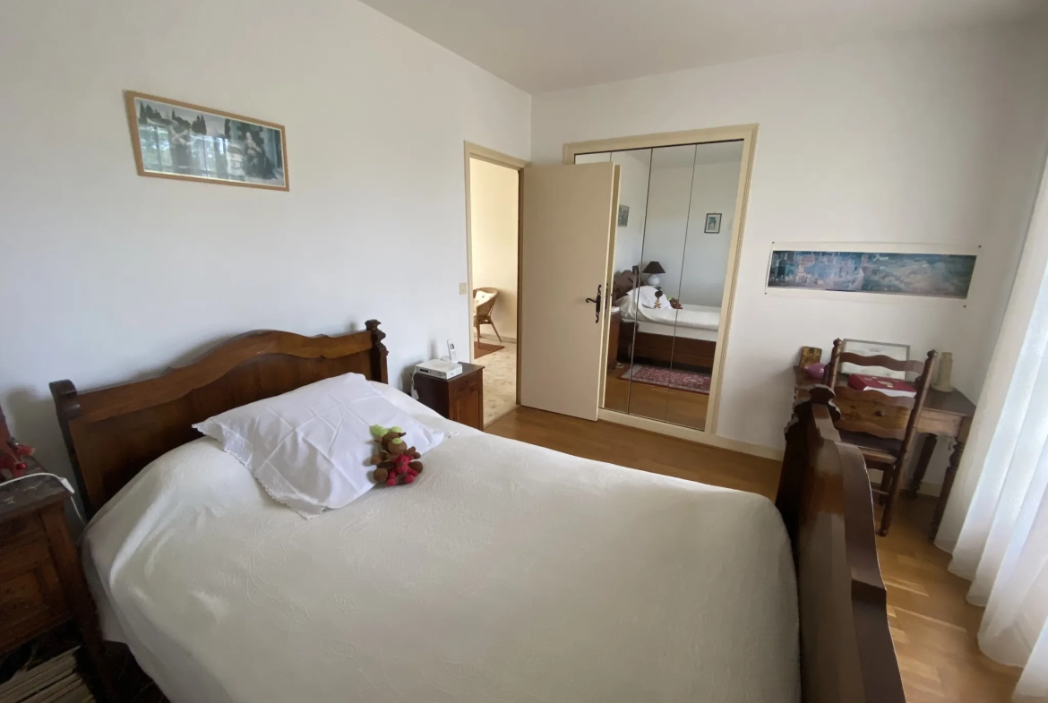Villa à La Réole proche centre-ville avec 4 chambres et grand jardin 