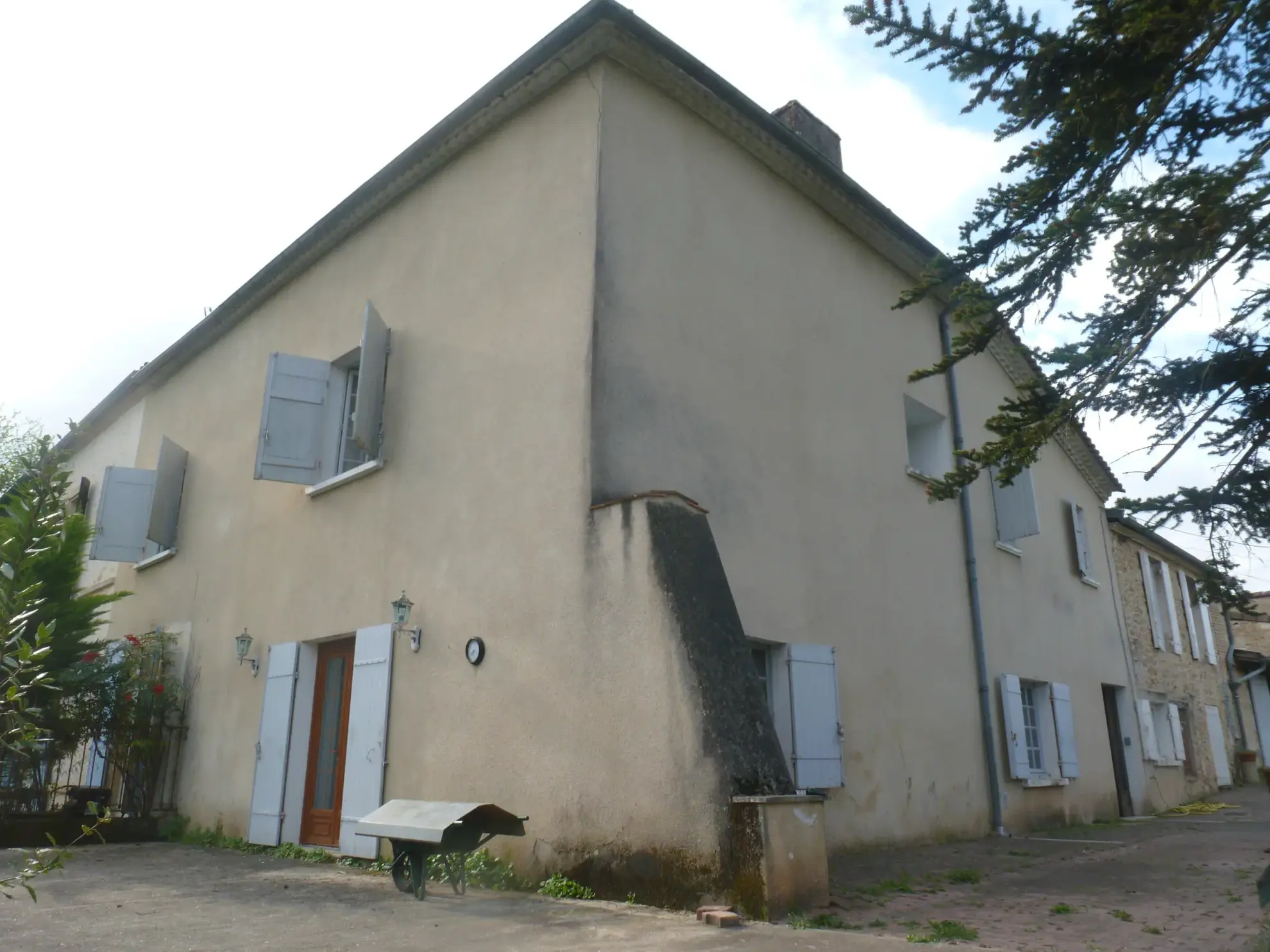 Vente ensemble immobilier à Langon avec maison, appartement, dépendance et vue sur la Garonne 