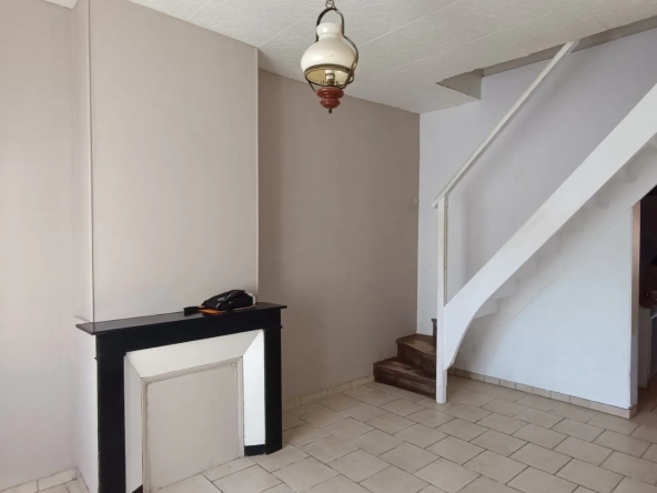 Maison à rénover à Mont d'Origny – 90 m² avec jardin proche Saint-Quentin