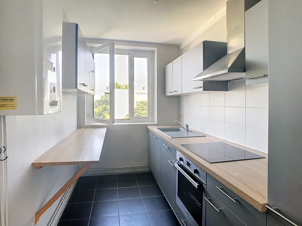 Appartement T3 lumineux avec balcon à Mourenx - Bon état, emplacement privilégié