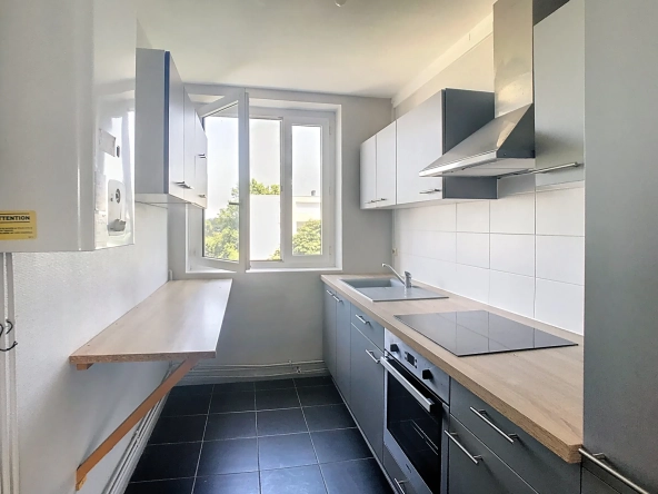 Appartement T3 lumineux avec balcon à Mourenx - Bon état, emplacement privilégié