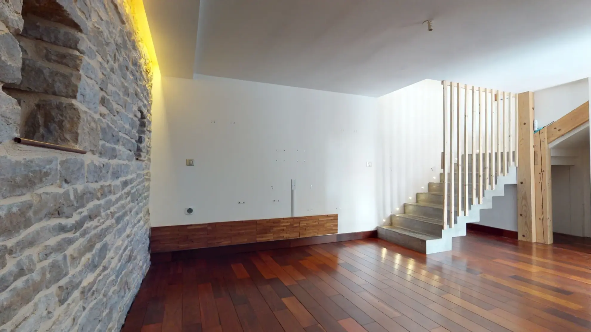 Maison en ossature bois de 130 m² à Evans avec terrasses et garage 
