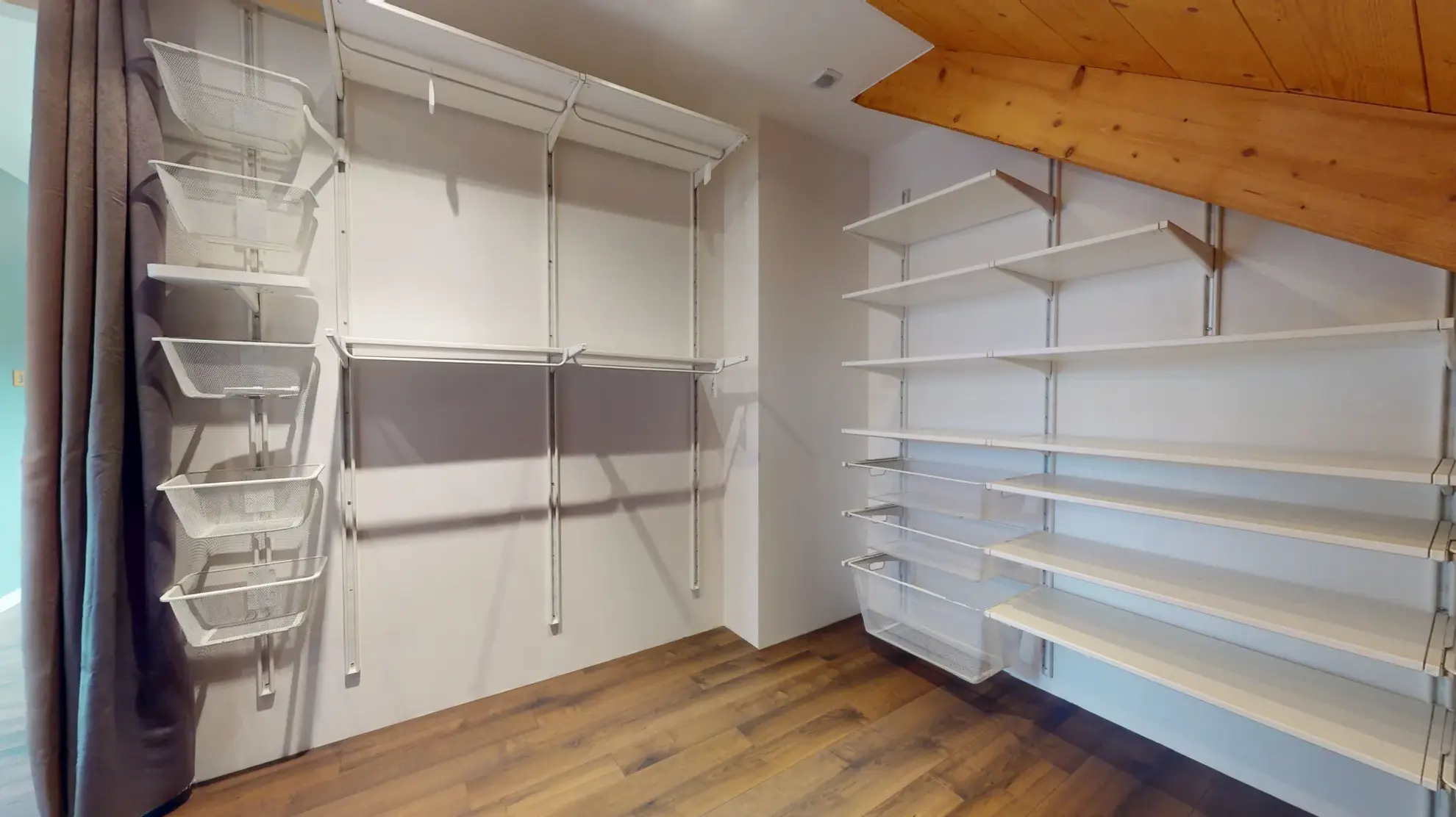 Maison en ossature bois de 130 m² à Evans avec terrasses et garage 