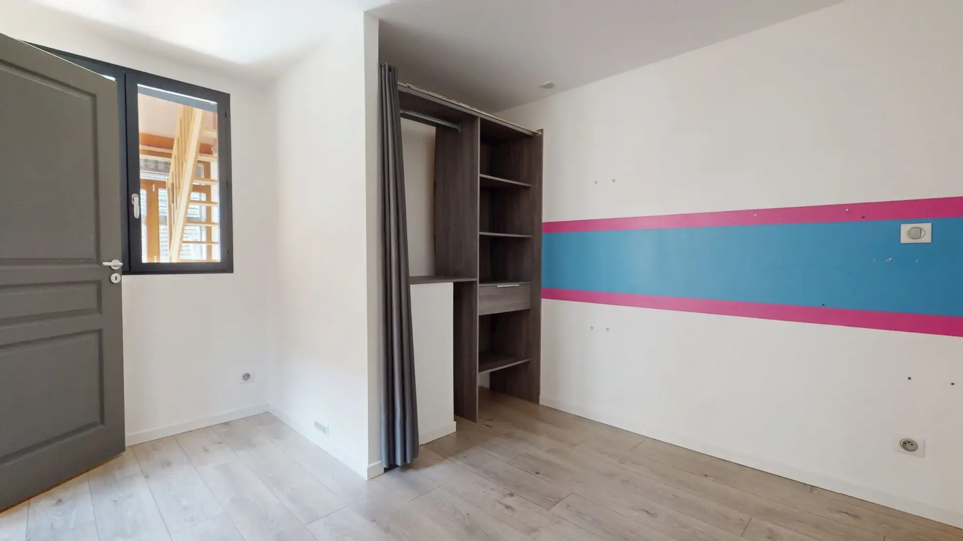 Maison en ossature bois de 130 m² à Evans avec terrasses et garage 