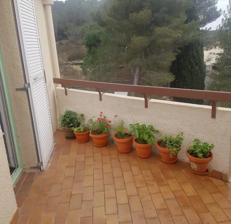 Appartement 2 pièces à Istres de 31 m² avec jardin et stationnement 