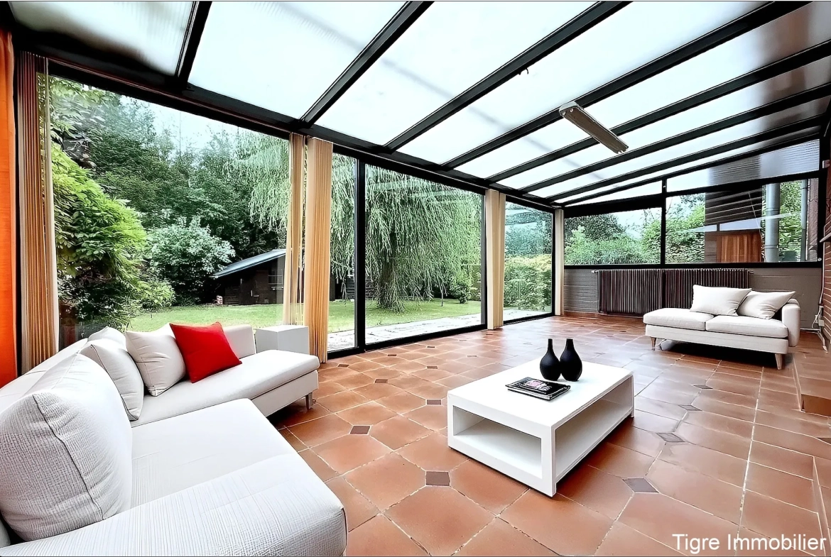 Maison individuelle à Jeumont avec 4 chambres, véranda et sous-sol - Secteur privilégié 