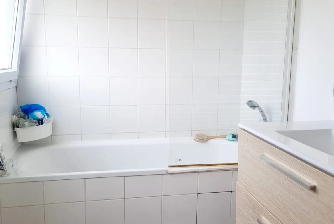 A Vendre Appartement T2 à Istres Centre Ville avec Parking Sécurisé 