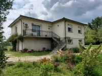 Maison individuelle à vendre de 120 m² à Ste Bazeille avec grand jardin et potentiel d'extension 