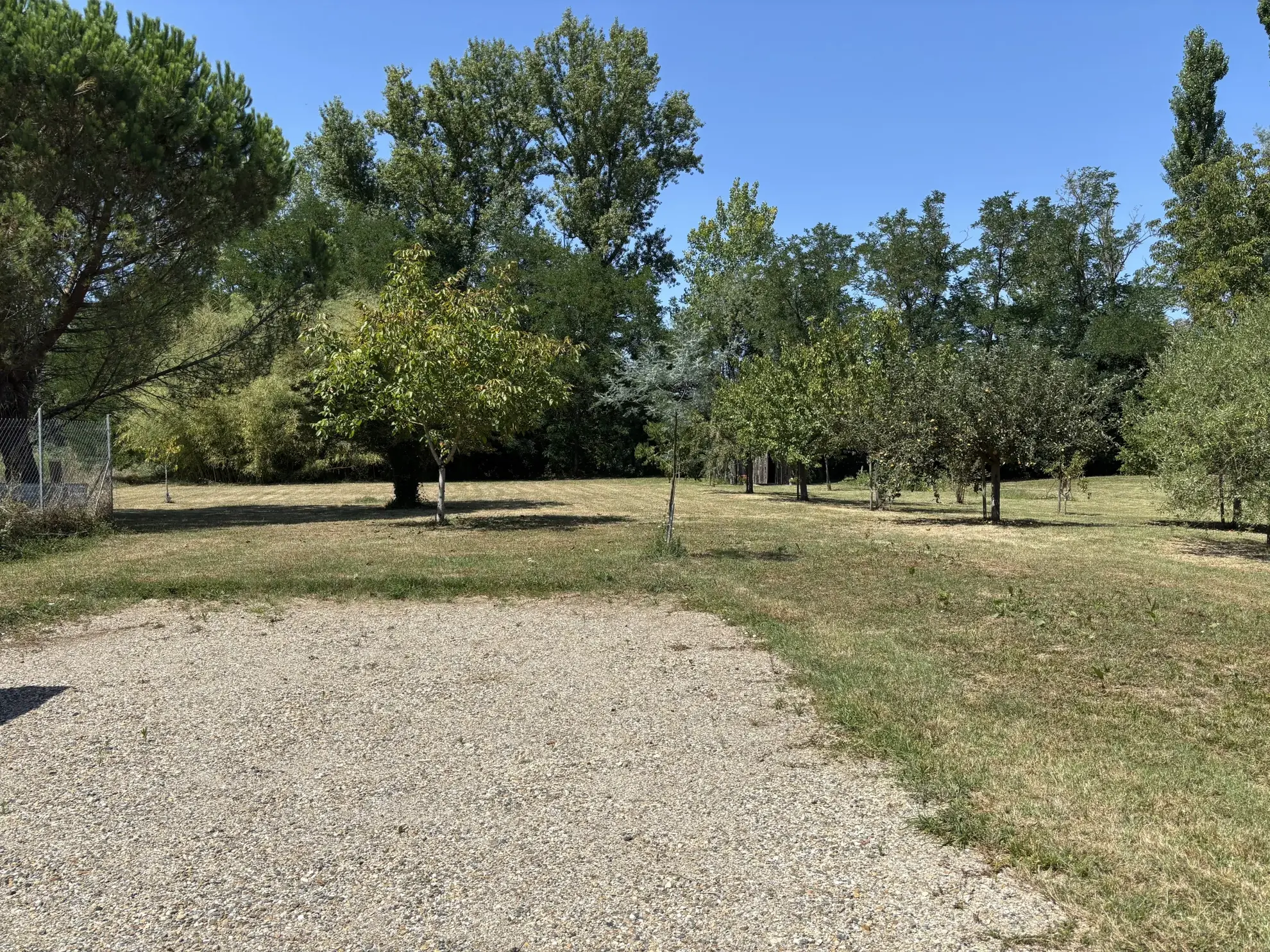 Maison individuelle à vendre de 120 m² à Ste Bazeille avec grand jardin et potentiel d'extension 