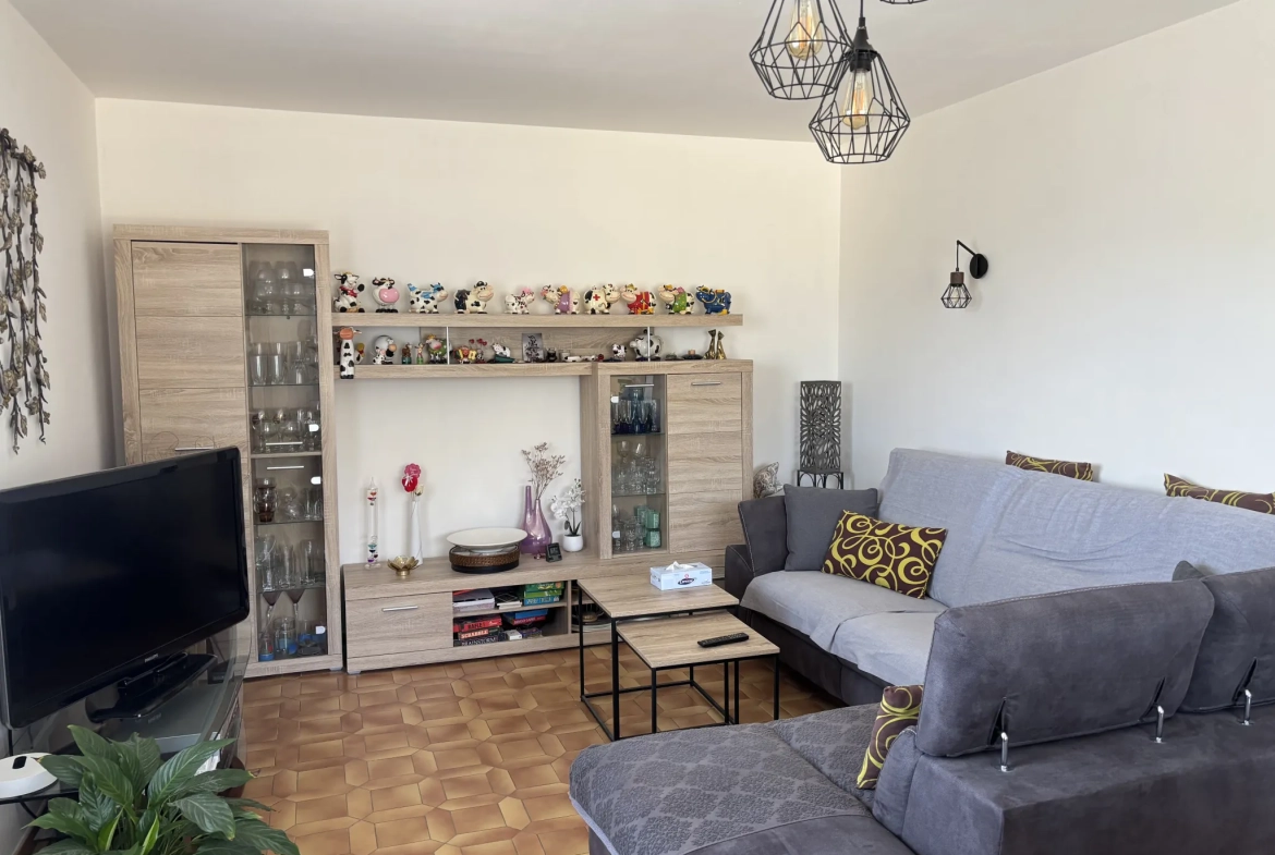 Maison individuelle à vendre de 120 m² à Ste Bazeille avec grand jardin et potentiel d'extension 