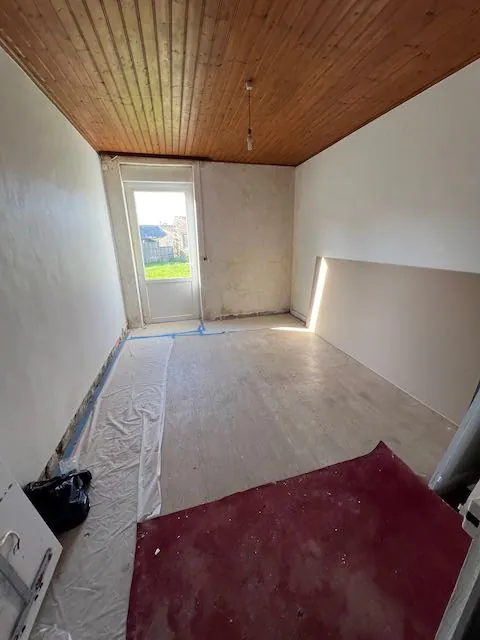 À vendre maison avec logement loué et à rénover à Sainte-Hermine 