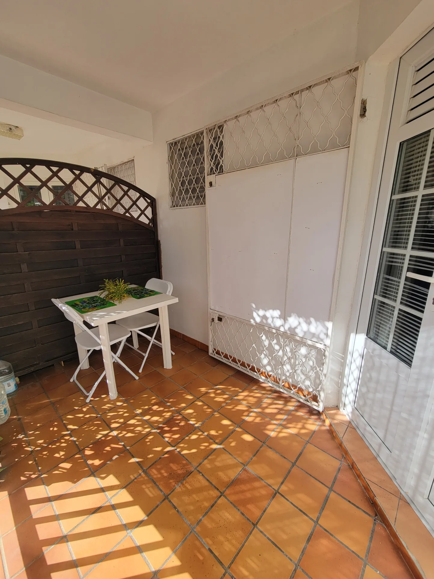 Studio à Anse Mitan avec terrasse, proche plage, idéal pour investissement ou résidence secondaire 
